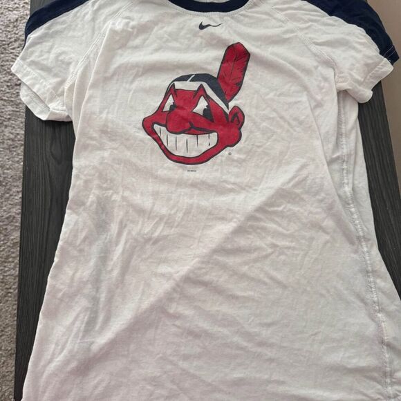 Cleveland Indians tshirt - Picture 1 of 4